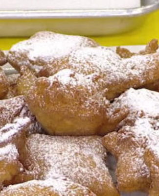 Watch chef Tory McPhail of New Orleans’ famed Commander’s Palace restaurant show Kathie Lee Gifford and Hoda Kotb how to make delicious beignets with powdered sugar in honor of Hoda Kotb's birthday on the Wednesday, August 9, 2017 episode of the Today show with KLG and Hoda.