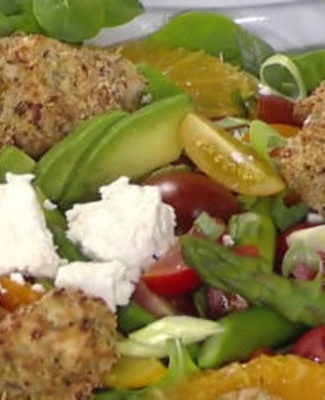Watch Kevin Curry of Fit Men Cook show Jenna Bush Hager and Dean Cain how to make healthy lower carb popcorn chicken and Texas summer salad on the Monday, August 28, 2017 episode of the Today show.