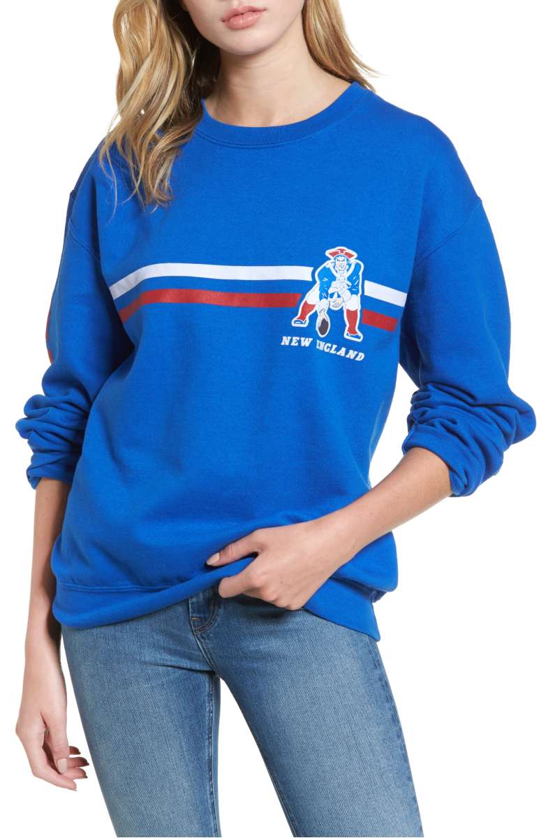 JUNK FOOD Retro NFL Team Sweatshirt New England Patriots women