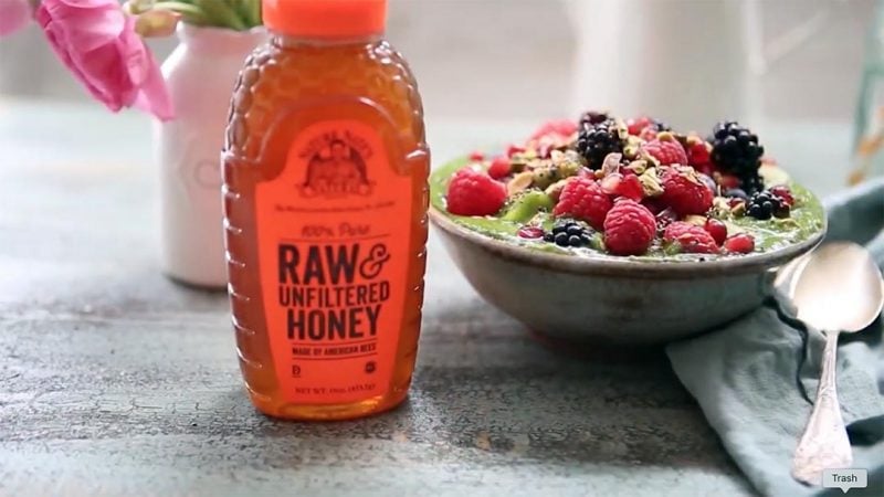 candace rose anderson robyn youkilis interview nature nate's raw unfiltered honey breakfast smoothie bowl flowers