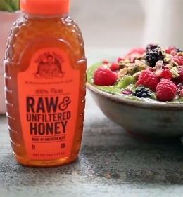 candace rose anderson robyn youkilis interview nature nate's raw unfiltered honey breakfast smoothie bowl flowers