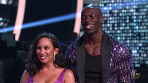  Watch Dancing With The Stars Season 25 Episode 1 Videos Night 1 on Monday, September 18, 2017. See former NFL star Terrell Owens and partner Cheryl Burke danced a charismatic cha cha! They scored a 15 out of 30 from judges Carrie Ann Inaba, Len Goodman, and Bruno Tonioli. Be sure to watch the video to see their performance!
