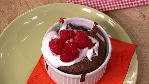 Watch Clinton Kelly, chef Michael Symon and chef Carla Hall make two ingredient chocolate souffle on the Wednesday, September 27, 2017 episode of "The Chew.