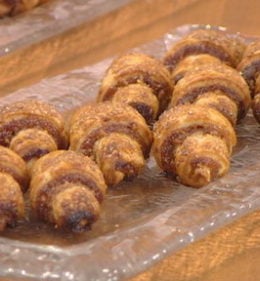 Watch British-Israeli chef and restaurateur Yotam Ottolenghi show Kathie Lee Gifford and Hoda Kotb how to make rugelach on the Friday, October 12, 2017 episode of the Today show.