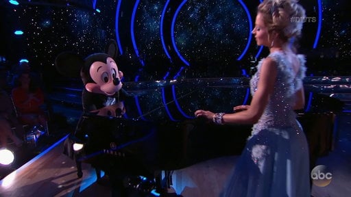  Watch Dancing With The Stars Season 25 Episode 6 Videos: Monday, October 16, 2017. Lindsey Stirling's tribute to her father on last week's episode of DWTS ranks as one of my favorite dances ever! Tonight she and partner Mark Ballas did not disappoint with their Wish Upon A Star foxtrot. It was so phenomenal that they scored a 28 out of 30. Be sure to watch their great performance below. Enjoy!