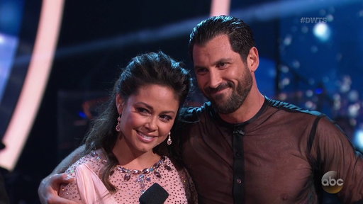  Watch Dancing With The Stars Season 25 Episode 5 Videos: Monday, October 9, 2017. Actress Vanessa Lachey dedicated tonight's dance to her son Phoenix Robert Lachey who was born premature at 29 weeks. She and her partner Maks Chmerkovskiy danced an emotional "Rumba Is a Beautiful Expression of Motherhood" to Nick Lachey's beautiful song. They scored a 24 out of 30!