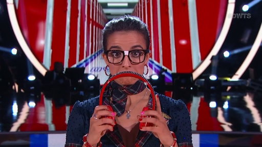  Watch Dancing With The Stars Season 25 Episode 4 Videos on Monday, October 2. 2017. See Victoria Arlen and partner Val Chmerkovskiy's entertaining quickstep. It was so amazing! Carrie Ann Inaba said they're on the path to a 10!