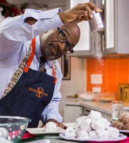 Watch Al Roker show Today co-hosts Savannah Guthrie and Hoda Kotb how to make donut snowballs on the Tuesday, December 12, 2017 episode of the Today show.