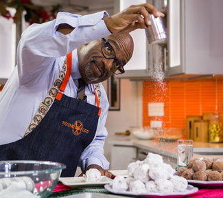 Watch Al Roker show Today co-hosts Savannah Guthrie and Hoda Kotb how to make donut snowballs on the Tuesday, December 12, 2017 episode of the Today show.
