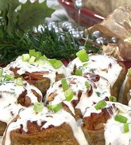 Watch Food Network star and "Souther Girl Meets Vegetarian Boy" cookbook author show Megyn Kelly how to make savory cinnamon rolls and cornbread strata on the Monday, December 25, 2017 episode of the Today show.