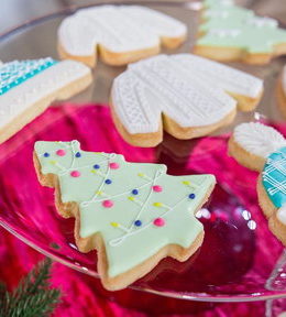 Watch Food Network "Baked In Vermont" host Gesine Bullock-Prado show Savannah Guthrie, Hoda Kotb and Al Roker how to make Omi's German butter cookies on the Wednesday, December 13, 2017 episode of the Today show.