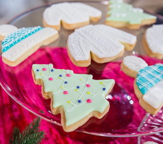 Watch Food Network "Baked In Vermont" host Gesine Bullock-Prado show Savannah Guthrie, Hoda Kotb and Al Roker how to make Omi's German butter cookies on the Wednesday, December 13, 2017 episode of the Today show.