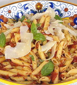 Watch Food Network "Kids Baking Championship" co-host Valerie Bertinelli show Hoda Kotb and Dean Cain how to make an easy and delicious spicy penne arrabbiata on the Thursday, January 18, 2018 episode of the Today show.