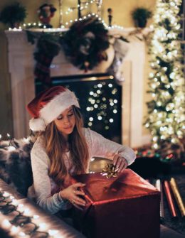 Lifestyle expert, Lance Smith joined journalist and blogger, Candace Rose Anderson of the website Candie Anderson to share simple ways how we can spoil ourselves this holiday season and avoid stress.