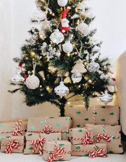Country Financial's Tim Harris shared simple ways for families to set holiday budgets!
