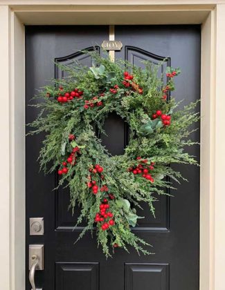 twoinspireyou Christmas Wreath holiday pine red berries holiday wreaths
