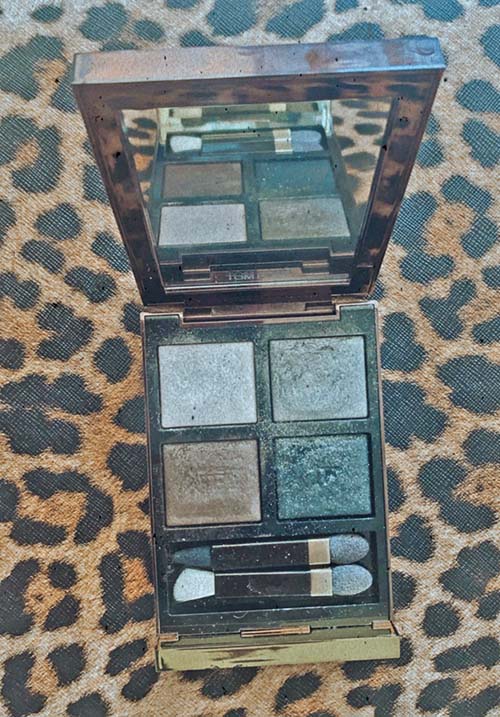 Beauty blogger, journalist and makeup lover Candie Anderson of candieanderson.com shares her review and love for the Tom Ford Double Indemnity quad eyeshadow palette.
