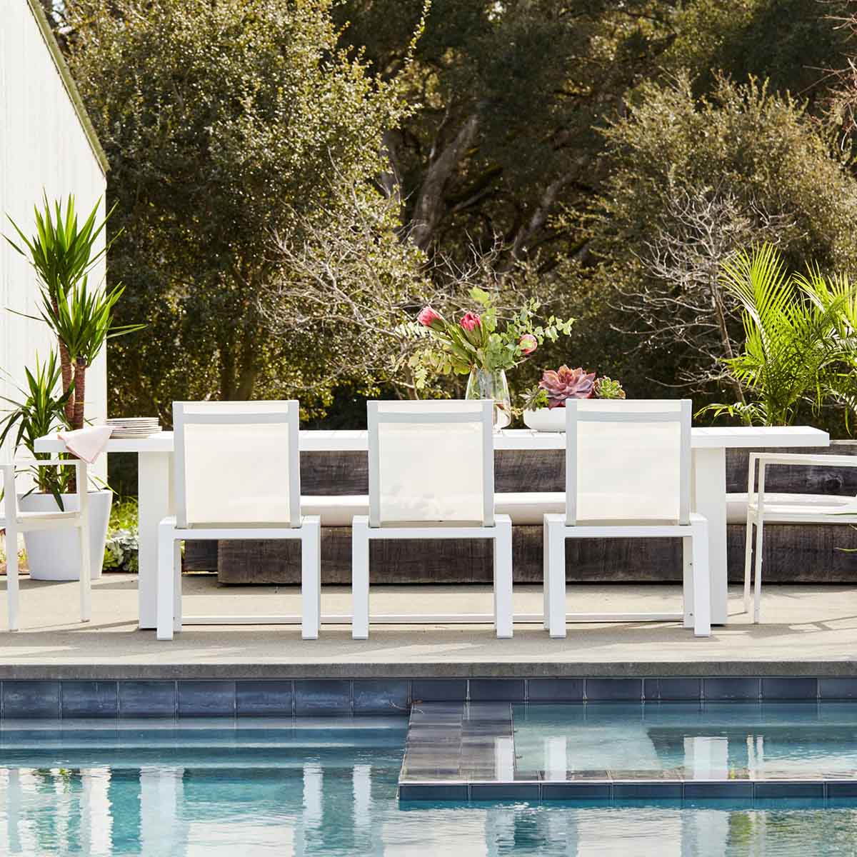 Williams Sonoma Santa Barbara Outdoor Metal Rectangular Dining Table White outdoor dining tables best