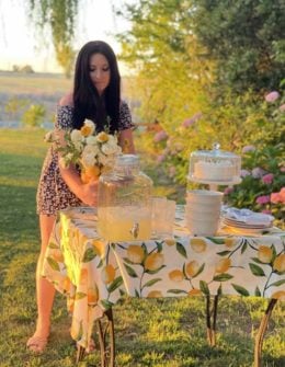 Lifestyle expert, journalist and interior design blogger Candie Anderson of candieanderson.com shares how she created a bright and cheerful lemon tablescape for summer with Walmart.
