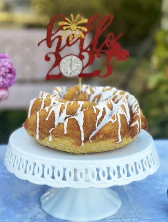 Entertaining expert, journalist and lifestyle blogger Candie Anderson of candieanderson shares the delicious New Year's Eve cake she made using her Nordic Ware Heritage Bundt Cake pan.