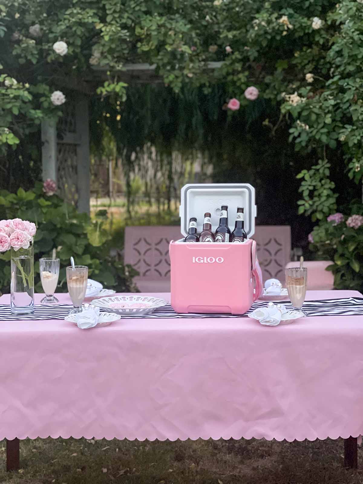 retro pink and black and white stripe outdoor summer tablescape!