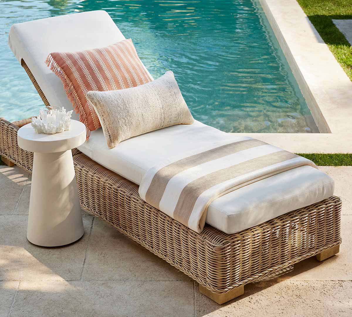 Pottery Barn Huntington Wicker Outdoor Single Chaise Lounge best wicker chaise lounge chairs