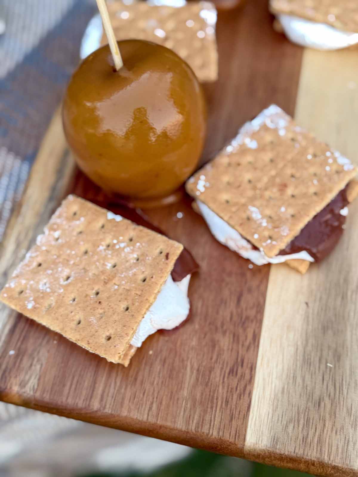 Entertaining expert, Candie Anderson of candieanderson.com shows you how to make delicious homemade s'mores.