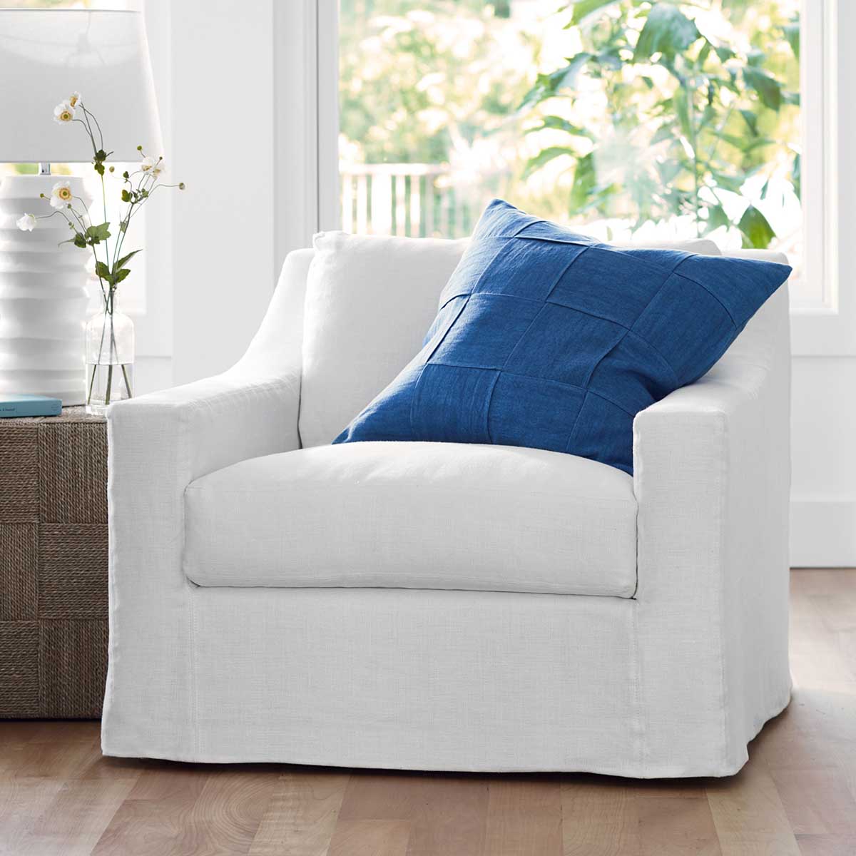 Williams Sonoma Ghent Slope Arm Slipcovered Swivel Chair slipcovered accent chairs