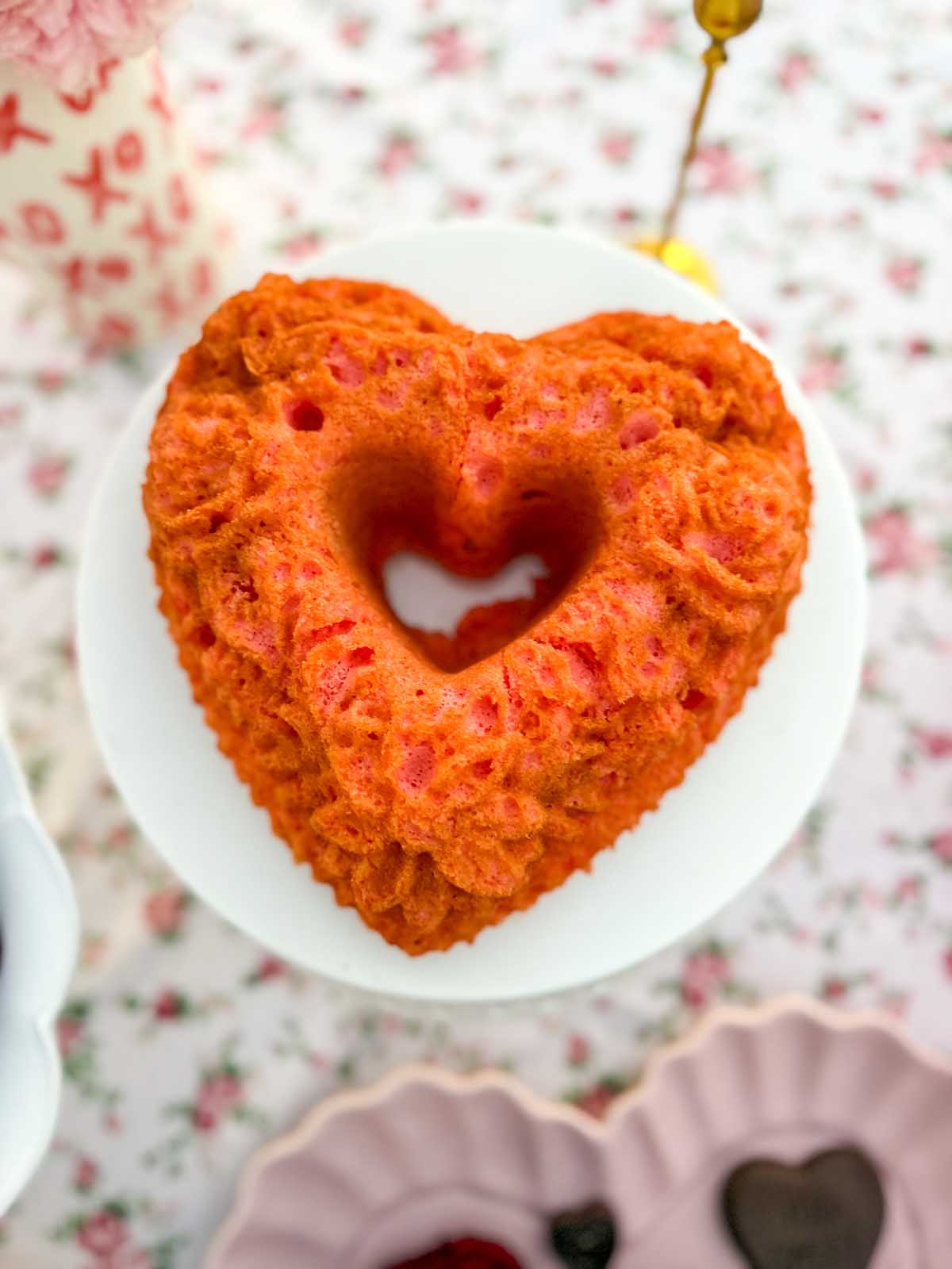 Entertaining expert, journalist, lifestyle blogger and baking enthusiast Candie Anderson of candieanderson.com shares the beautiful heart shaped cake she made for Valentine's Day using the Nordic Ware heart shaped cake pan.
