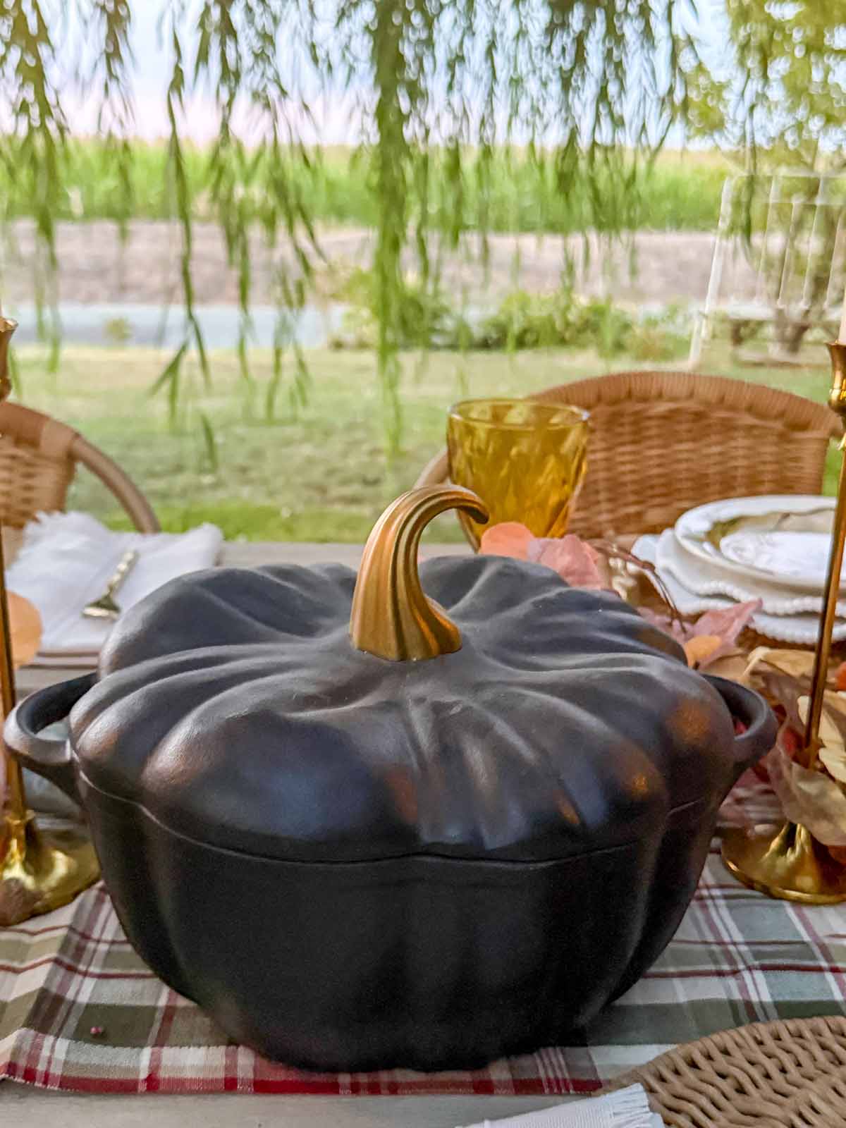 Entertaining expert, journalist and lifestyle blogger Candie Anderson of candieanderson.com shares the Smith and Clark Cast Iron Pumpkin Figural Dutch Oven she featured as the centerpiece on her heritage fall tablescape.