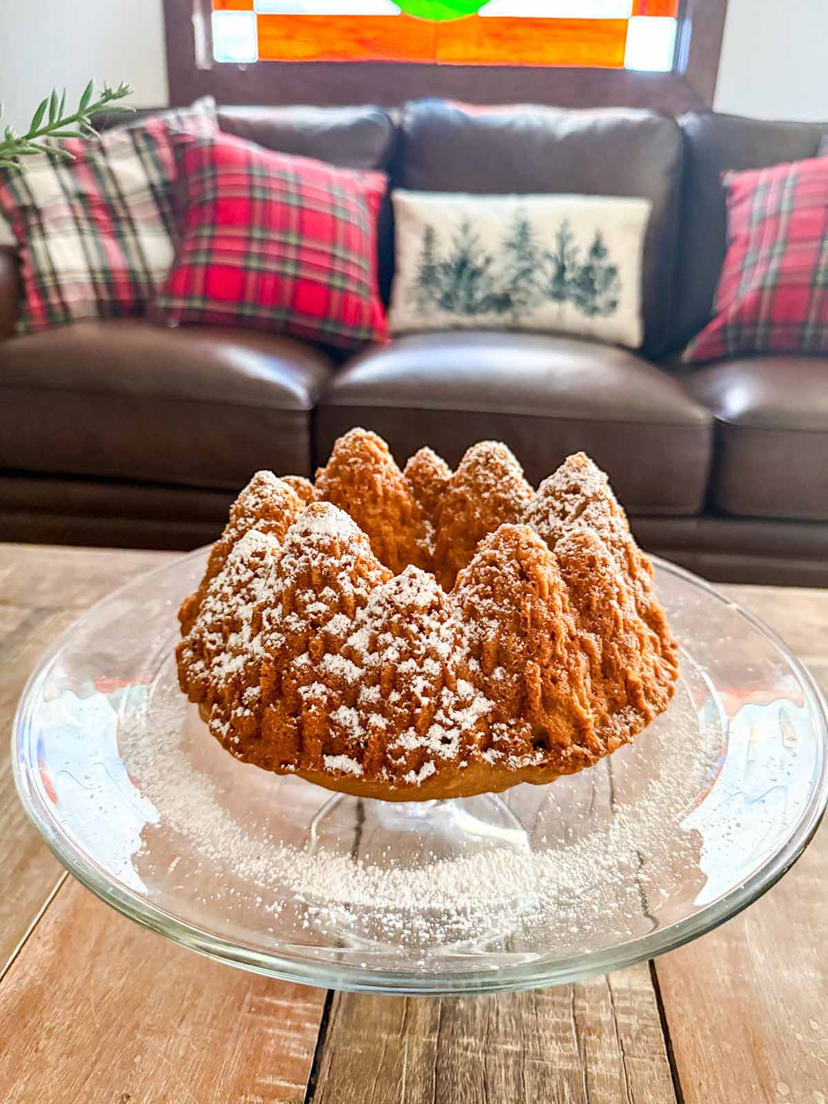 Entertaining expert, journalist and interior design blogger Candie Anderson of candieanderson.com shares the beautiful forest cake she made using her Nordic Ware Pine Forest Bundt Cake Pan.