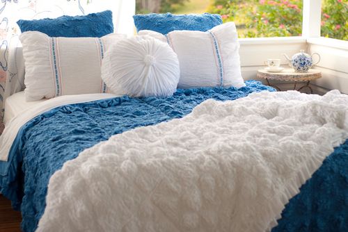 Cornflower smocked quilt lazybones bedding
