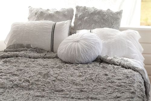 Dove quilt 2 lazybones bedding anthropologie