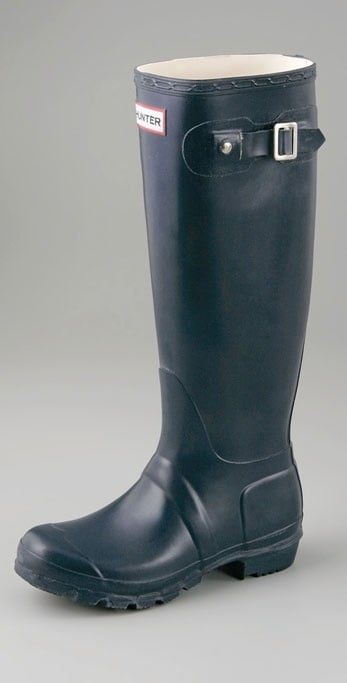 hunter boots in navy blue