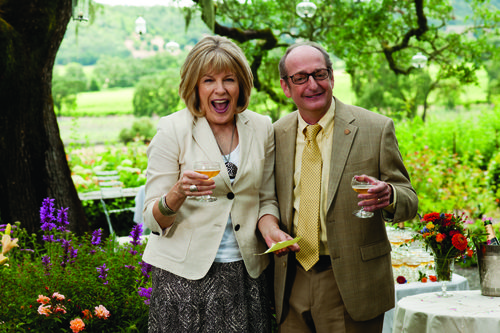 Tom's parents Carol (Mimi Kennedy) Pete (David Paymer) The Five-Year Engagement 
