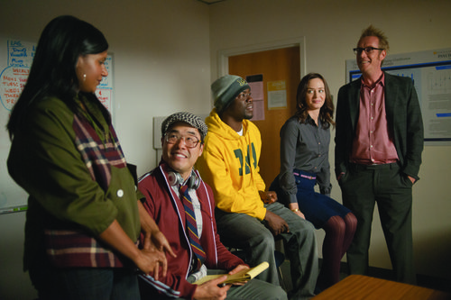 Vaneetha Mindy Kaling, Ming Randall Park, Doug Kevin Hart, Violet Emily Blunt 