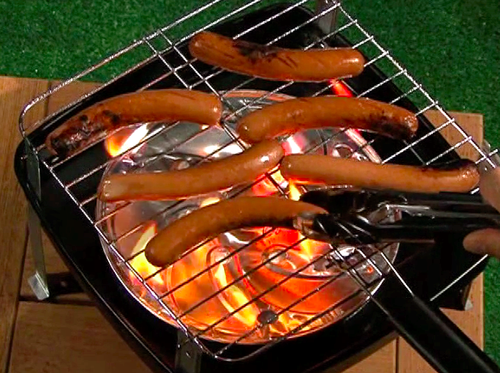 Grill hot dogs